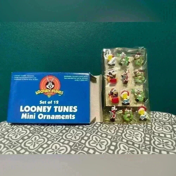 Vintage New Never Opened Looney Tunes Mini Ornaments Christmas - Picture 1 of 3